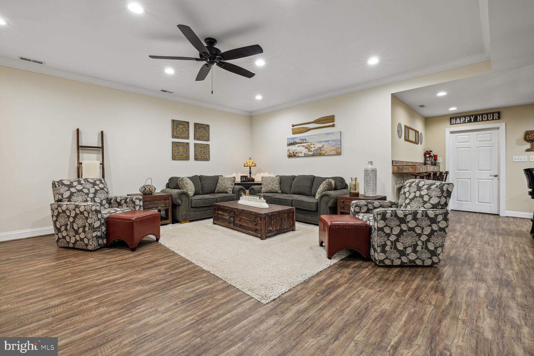 9649 Watkins Road Gaithersburg, MD 20882 - Photo 48 of 81 Huge Rec Room