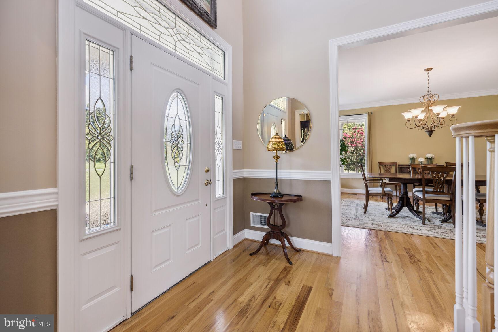 9649 Watkins Road Gaithersburg, MD 20882 - Photo 9 of 81 Two-story Foyer