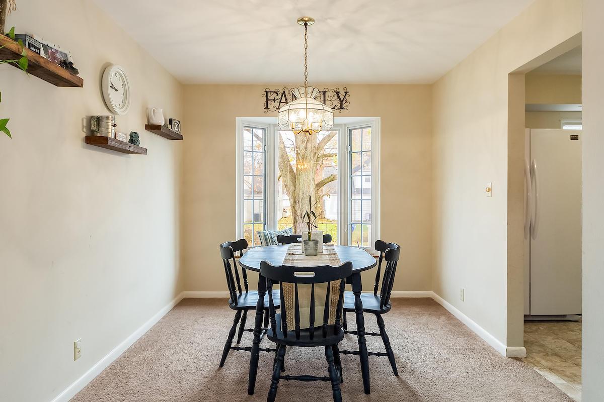 402 Deerfield Road Columbus, OH 43228 - Photo 6 of 34 Gallery Image 6