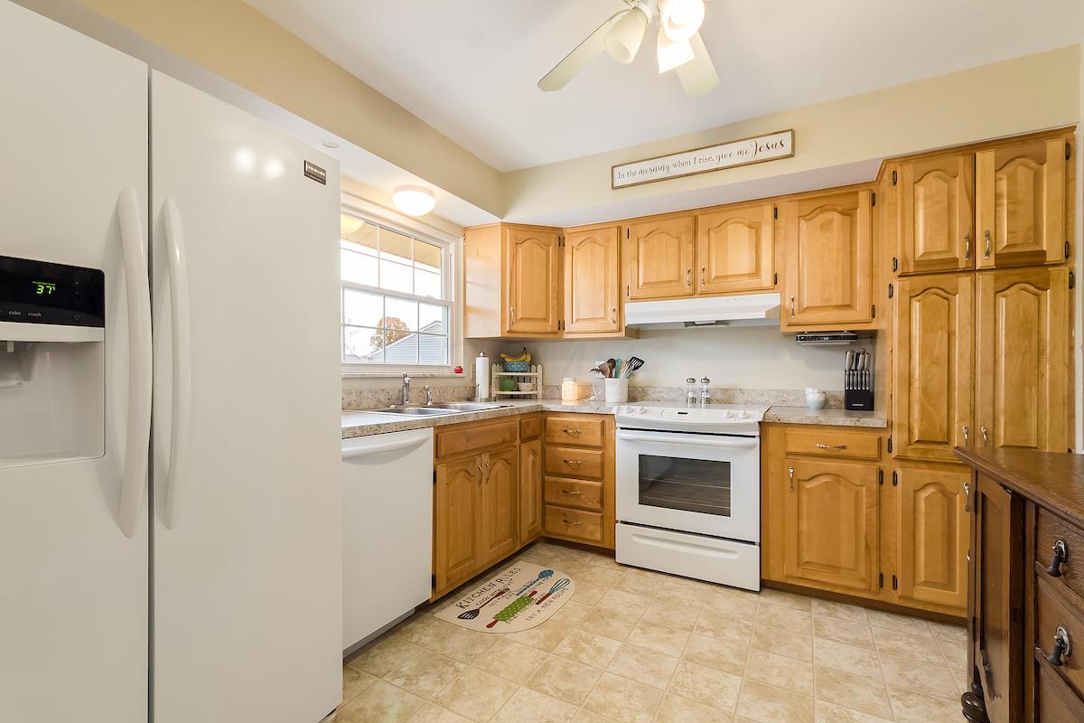 402 Deerfield Road Columbus, OH 43228 - Photo 8 of 34 Gallery Image 8
