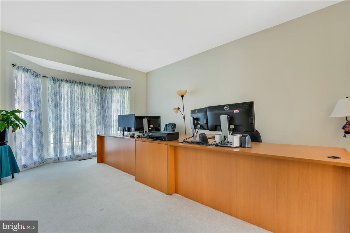 7604 Seneca Ridge Drive York, PA 17403 - Photo 8 of 39 Gallery Image 8