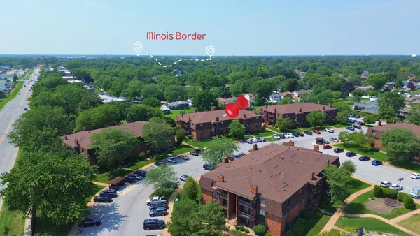 $1,650 | 2007 West 45th Street, Unit 202, Highland, IN 46322