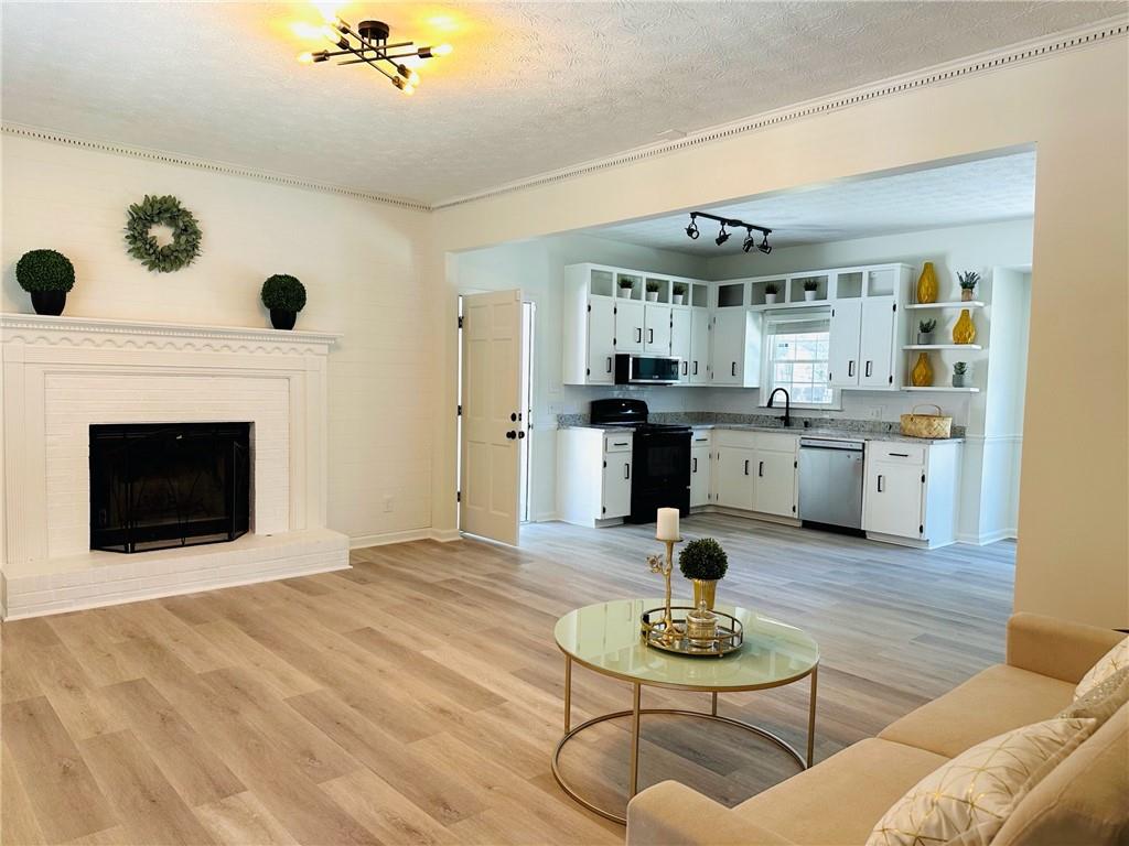 2705 Old Ivy Ct Northeast  