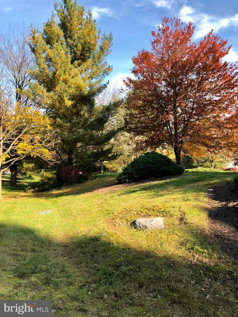 1868 Wexford Road Palmyra, PA 17078 - Photo 4 of 24 Gallery Image 4