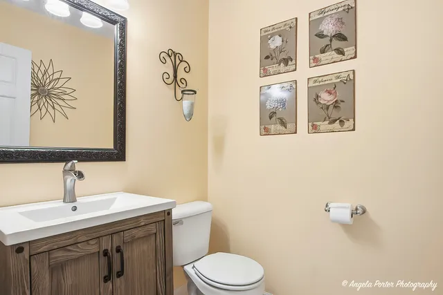 $750,000 | 1801 Anthony Lane, McHenry, IL 60051