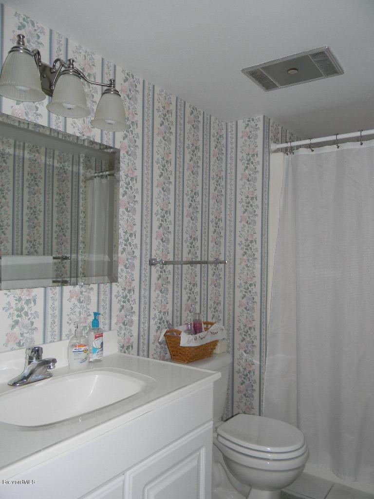 2727 North Wickham Road, Unit 2064 Melbourne, FL 32935 - Photo 5 of 13 Master Bath