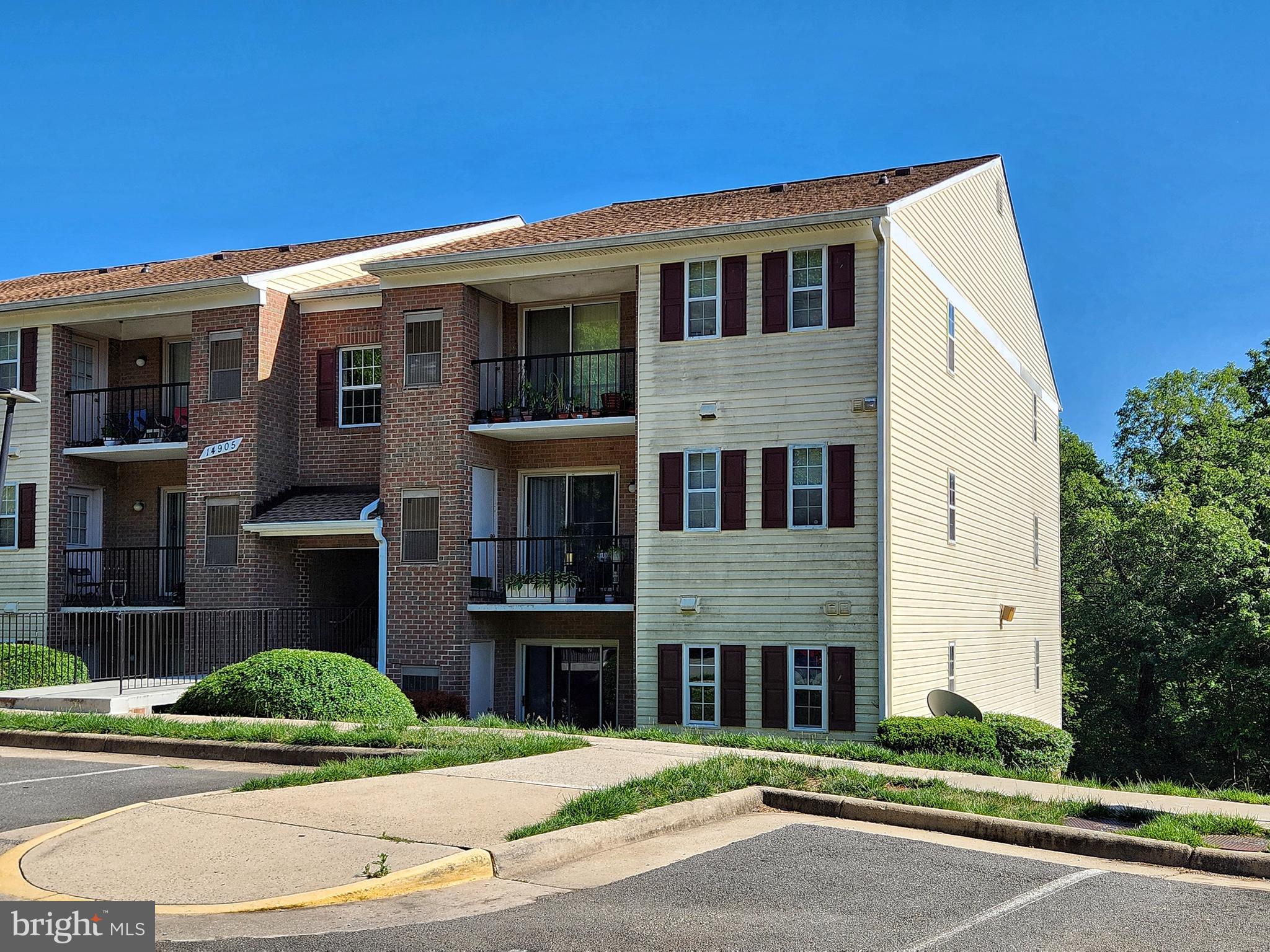 14905 Rydell Road, Unit 103 Centreville, VA 20121 - Photo 3 of 30