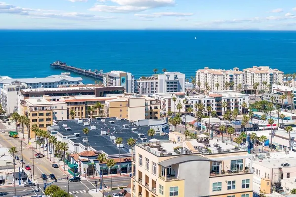 a view of a house with a back yard