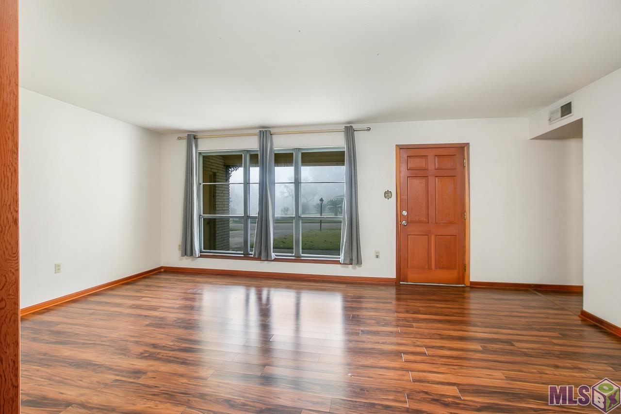 9283 Samoa Avenue Baton Rouge, LA 70810 - Photo 3 of 24 Gallery Image 3