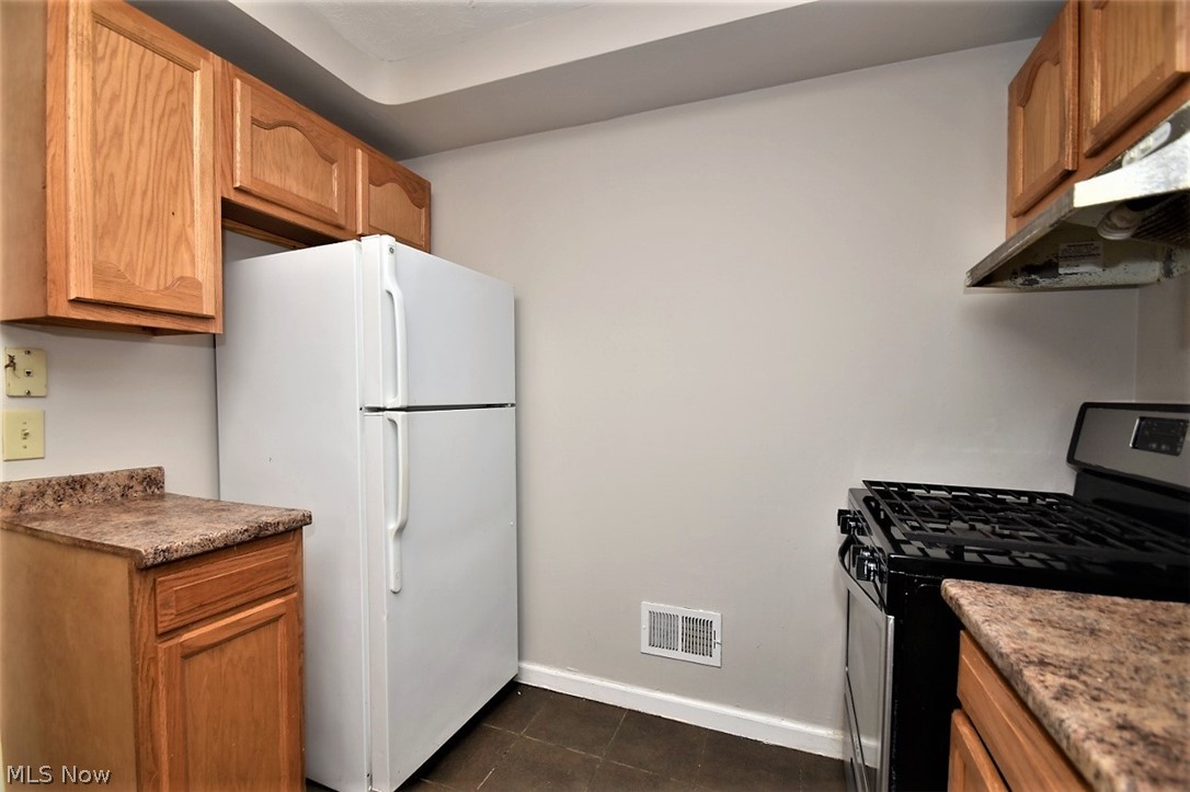 3814 Bainbridge Road Cleveland Heights, OH 44118 - Photo 14 of 35