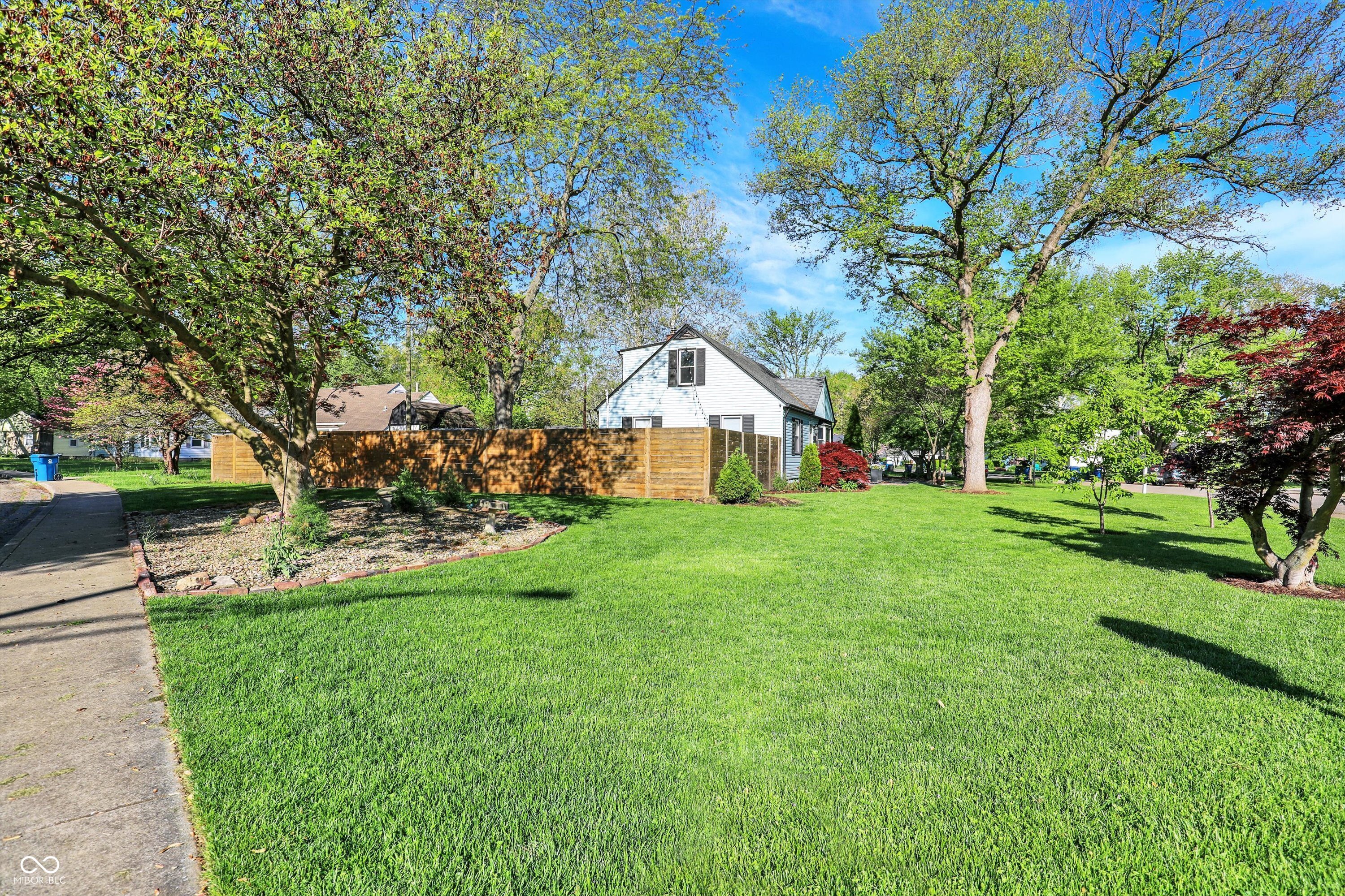 2221 Douglas Road Indianapolis, IN 46220 - Photo 6 of 71 Gallery Image 6