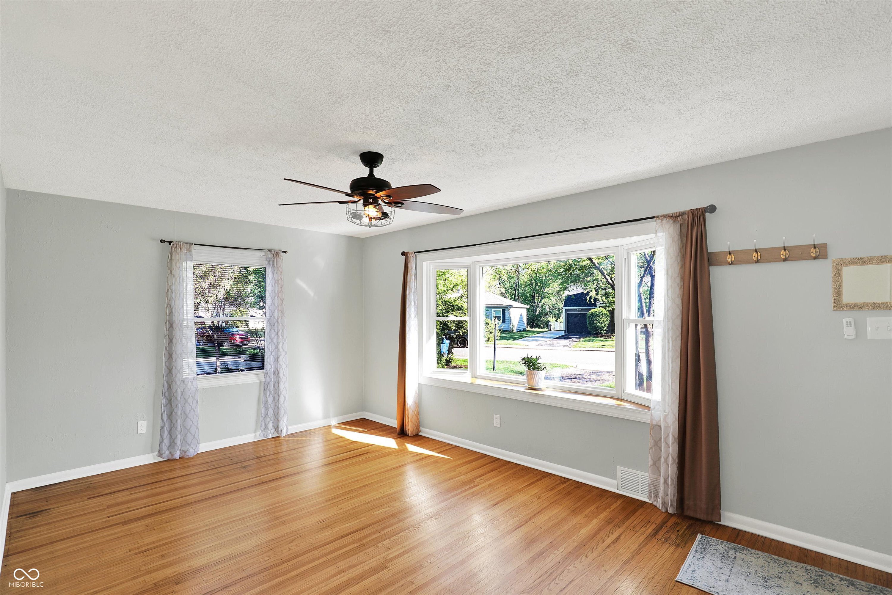 2221 Douglas Road Indianapolis, IN 46220 - Photo 10 of 71 Gallery Image 10