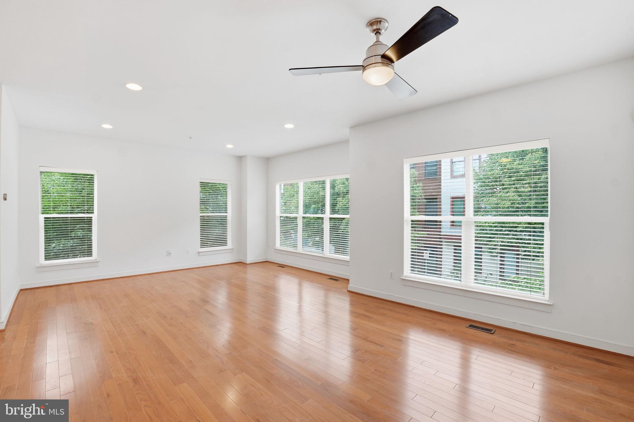 5610 Lustine Street Hyattsville, MD 20781 - Photo 10 of 36 Bright and airy open space awaits.