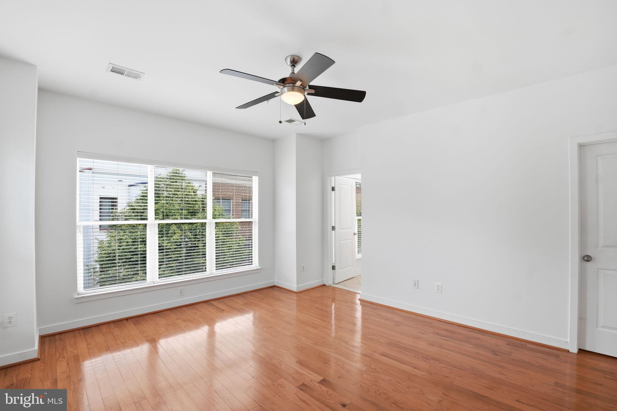 5610 Lustine Street Hyattsville, MD 20781 - Photo 12 of 36 Bright and airy open space awaits.