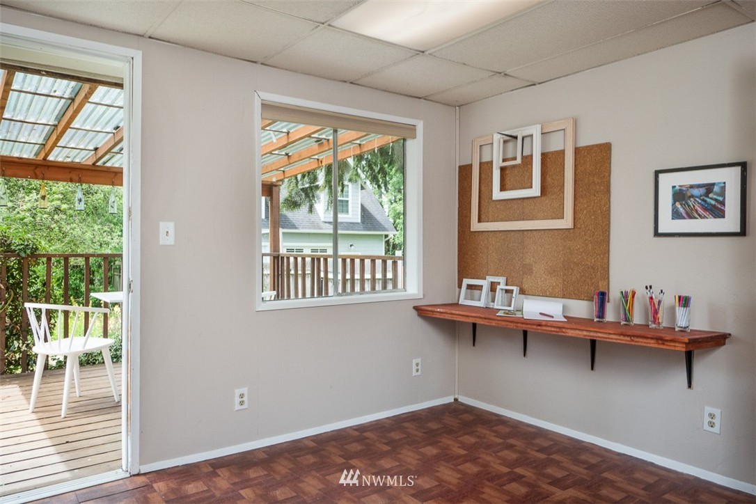 9633 25th Avenue Southwest Seattle, WA 98106 - Photo 12 of 18 Gallery Image 12