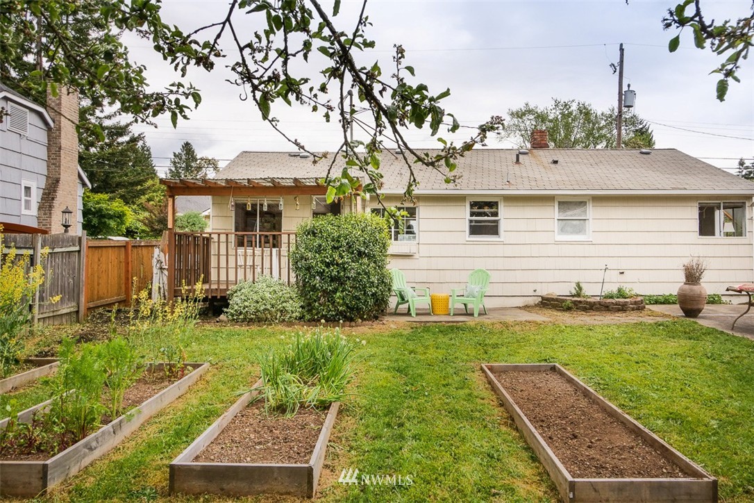 9633 25th Avenue Southwest Seattle, WA 98106 - Photo 14 of 18 Gallery Image 14