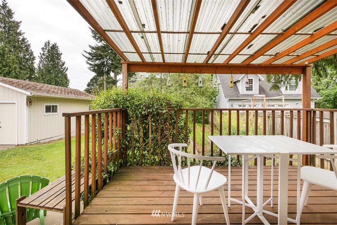 9633 25th Avenue Southwest Seattle, WA 98106 - Photo 17 of 18 Gallery Image 17