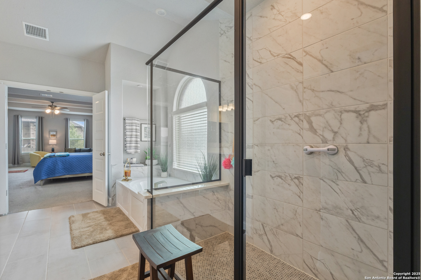 28502 Colares Way San Antonio, TX 78260 - Photo 26 of 38 a living room with furniture and a rug