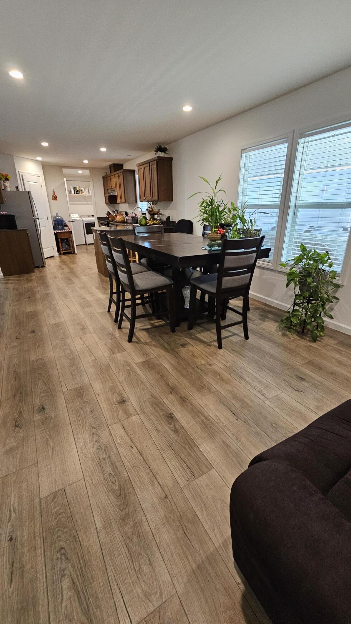 900 E Rankin Avenue 162 - Dining Area