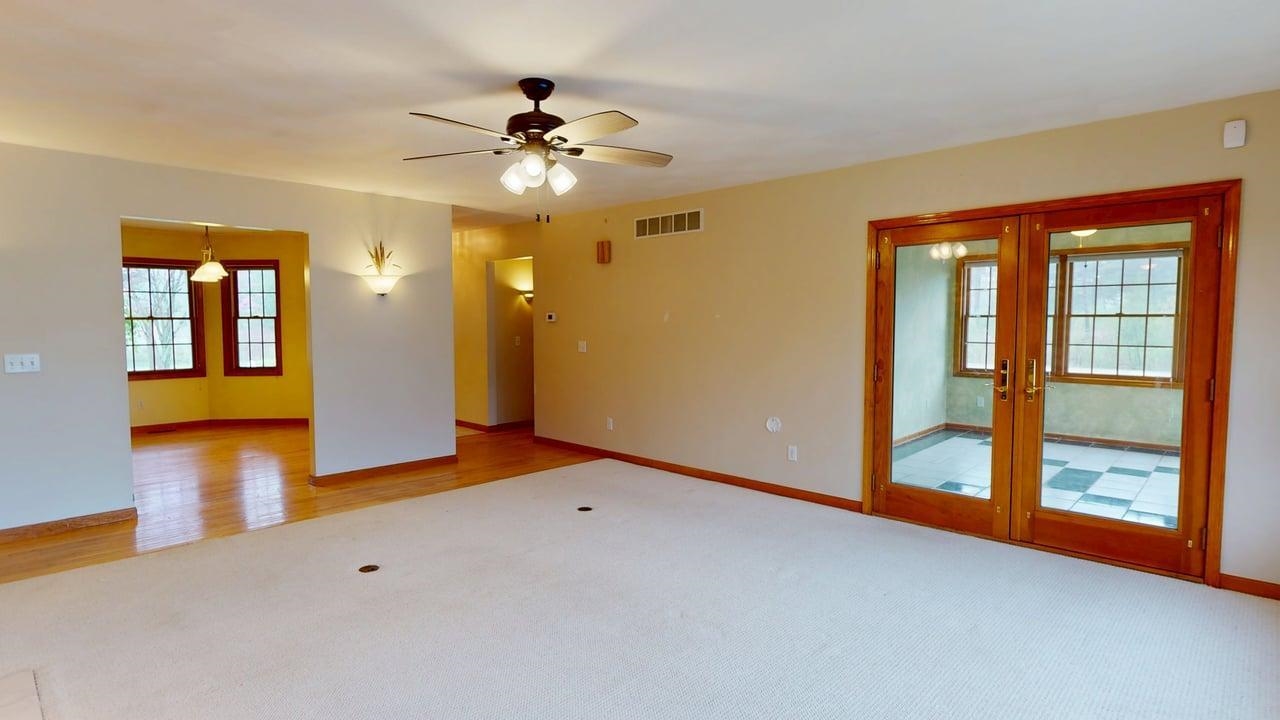 3201 East Long Lake Road Harrison, MI 48625 - Photo 8 of 47 1933959-2fb090d2-ced6-4a27-8354-cddfe155728c.JPG