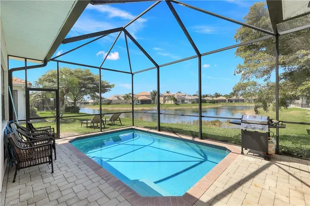 $799,990 | 1685 Serrano Circle, Naples, FL 34105