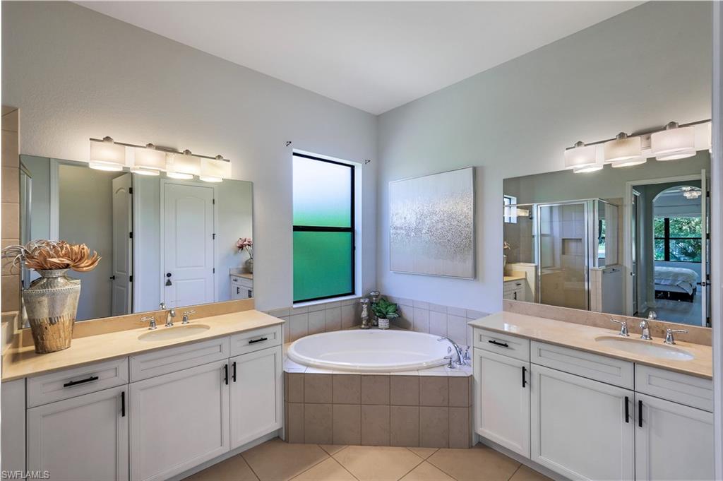 1685 Serrano Circle Naples, FL 34105 - Photo 17 of 47