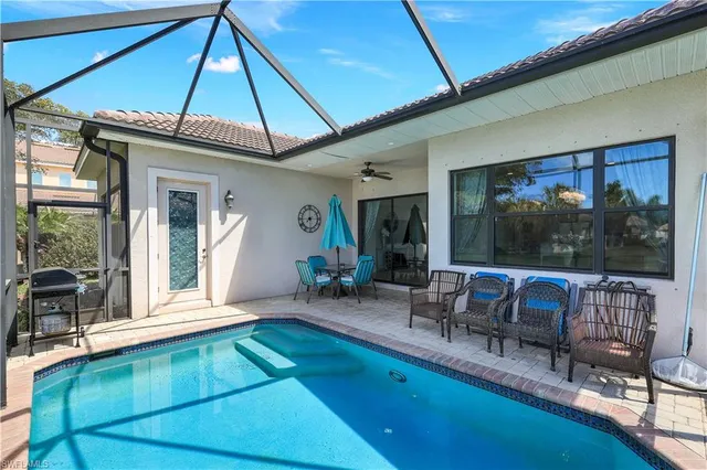 $799,990 | 1685 Serrano Circle, Naples, FL 34105