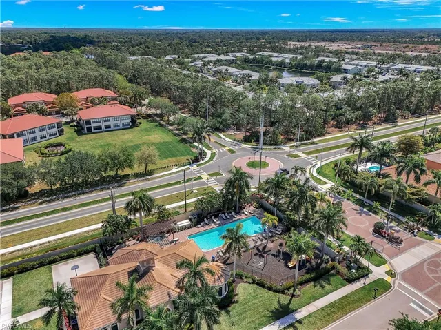 $799,990 | 1685 Serrano Circle, Naples, FL 34105