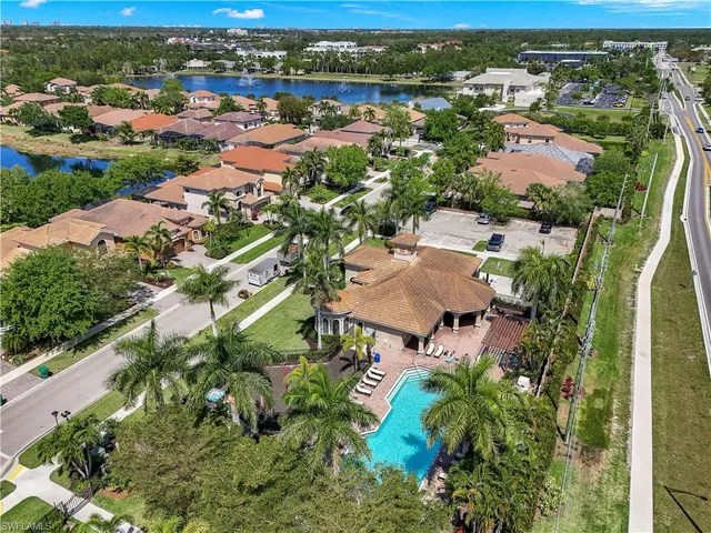 $799,990 | 1685 Serrano Circle, Naples, FL 34105