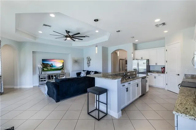 $799,990 | 1685 Serrano Circle, Naples, FL 34105