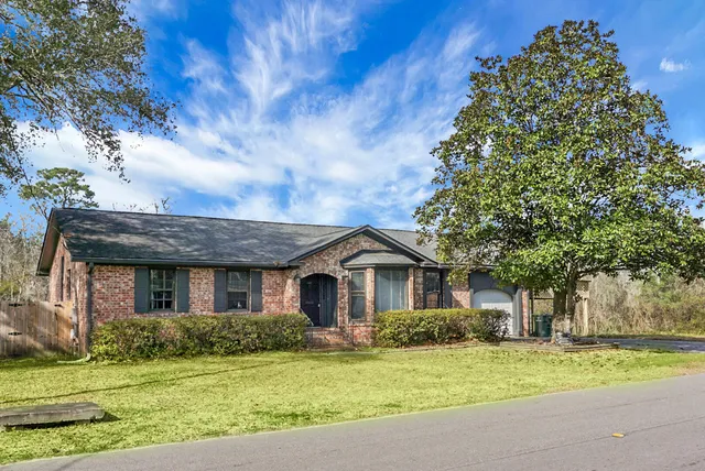 $450,000 | 1142 Brookside Drive, Hanahan, SC 29410