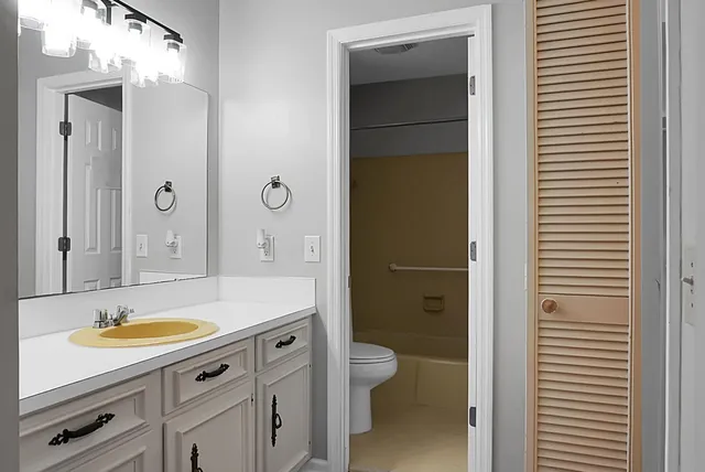 $450,000 | 1142 Brookside Drive, Hanahan, SC 29410