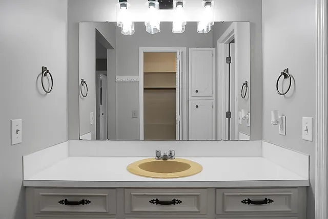 $450,000 | 1142 Brookside Drive, Hanahan, SC 29410