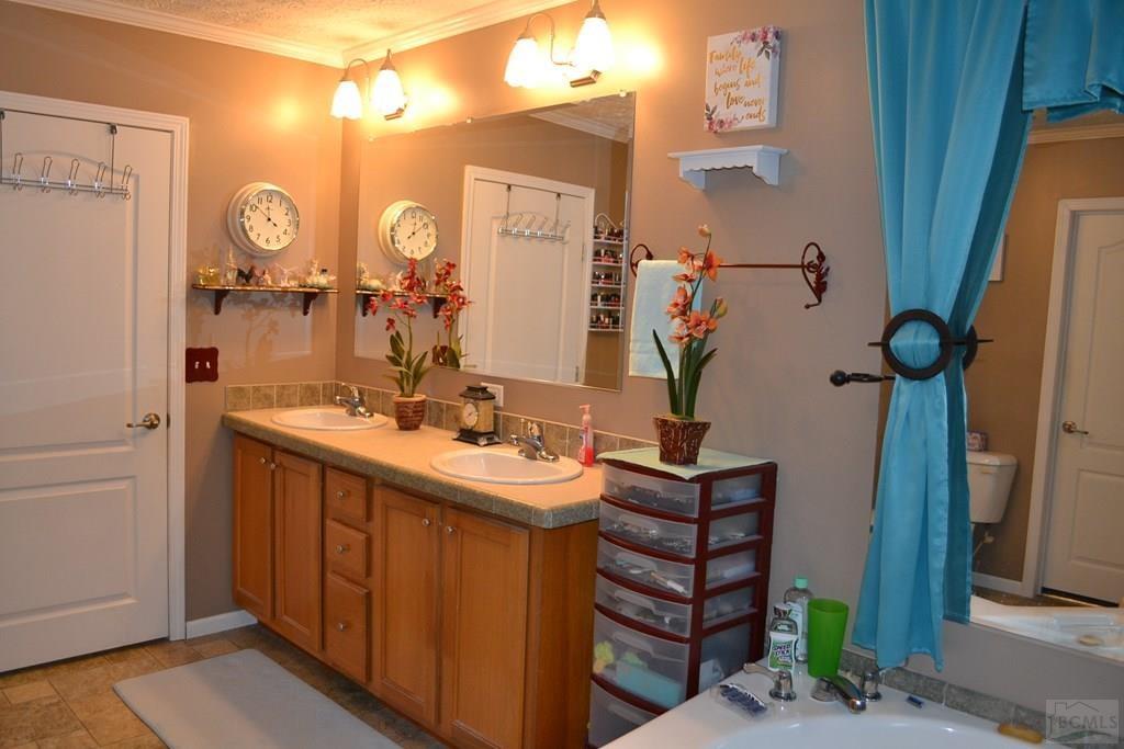 1220 Burma Road East Marion, NC 28752 - Photo 31 of 36 Gallery Image 31