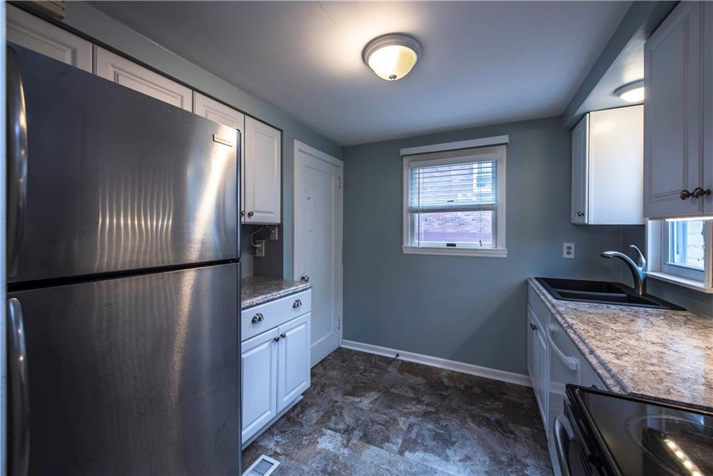549 Old Farm Road Pittsburgh, PA 15234 - Photo 6 of 19