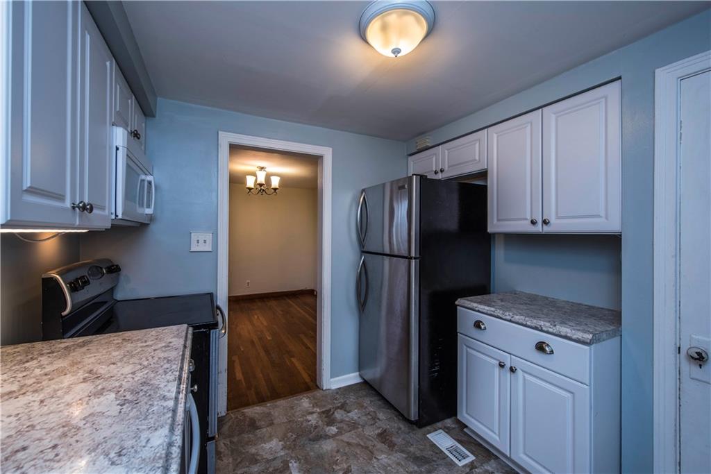 549 Old Farm Road Pittsburgh, PA 15234 - Photo 8 of 19