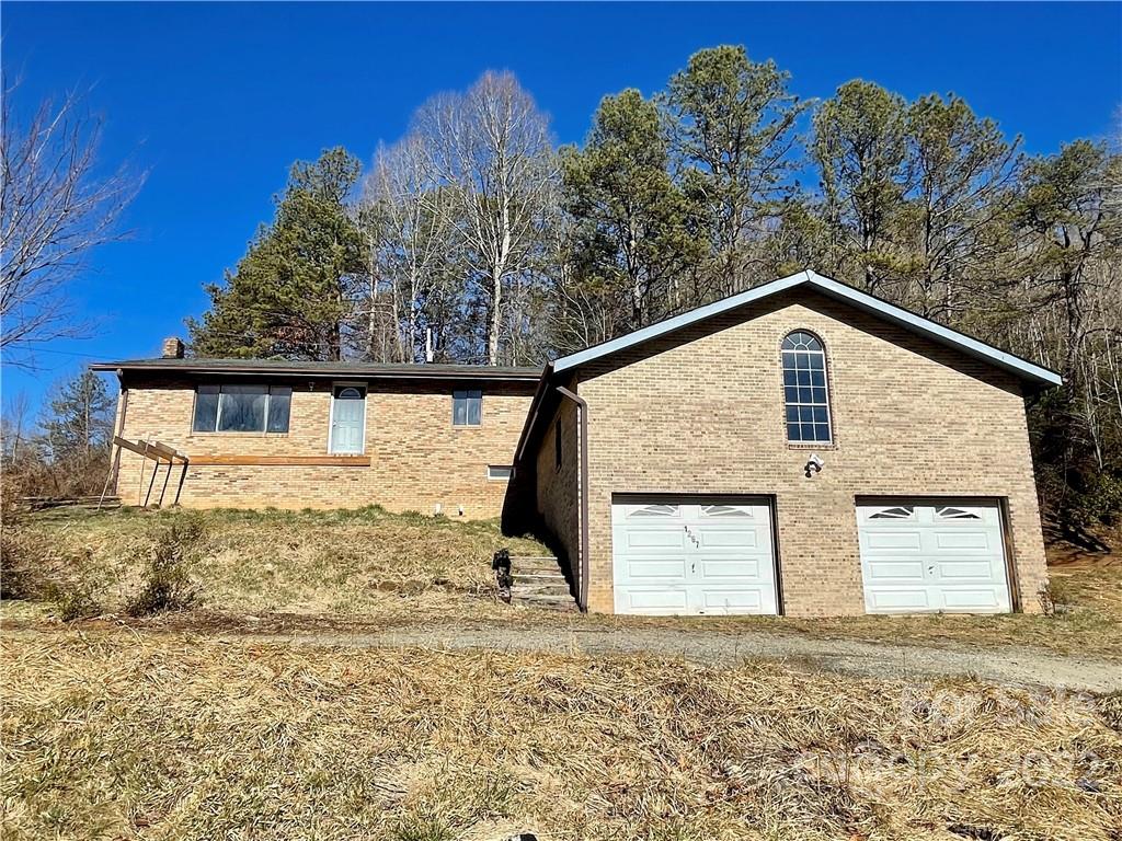 1267 Shoal Creek Road Balsam Grove, NC 28708 - Photo 2 of 27 Gallery Image 2