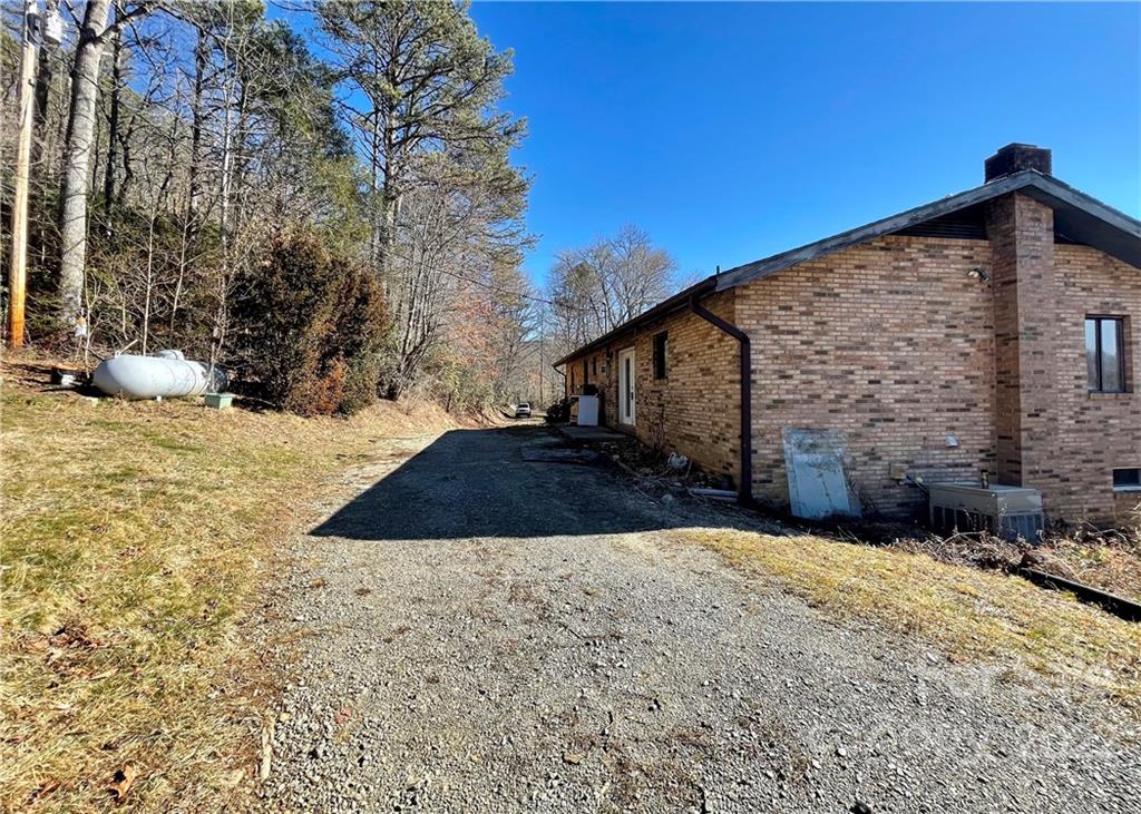1267 Shoal Creek Road Balsam Grove, NC 28708 - Photo 24 of 27 Gallery Image 24