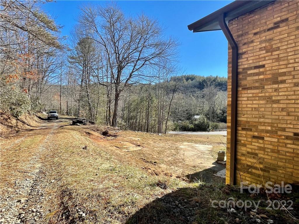 1267 Shoal Creek Road Balsam Grove, NC 28708 - Photo 4 of 27 Gallery Image 4