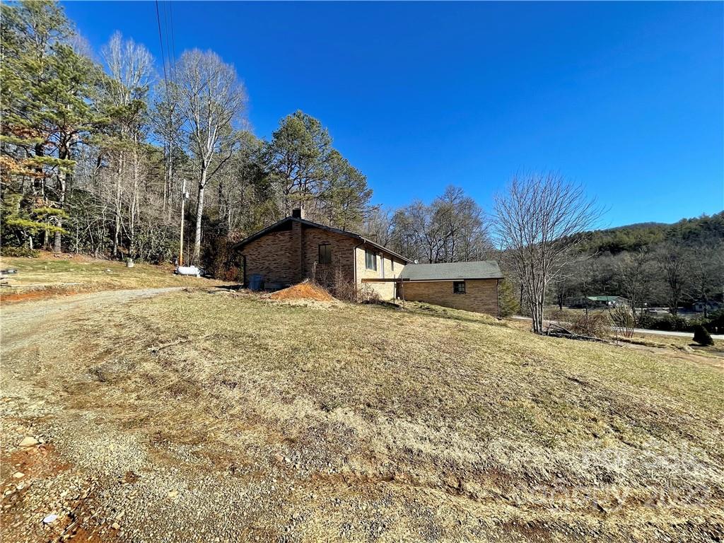1267 Shoal Creek Road Balsam Grove, NC 28708 - Photo 5 of 27 Gallery Image 5