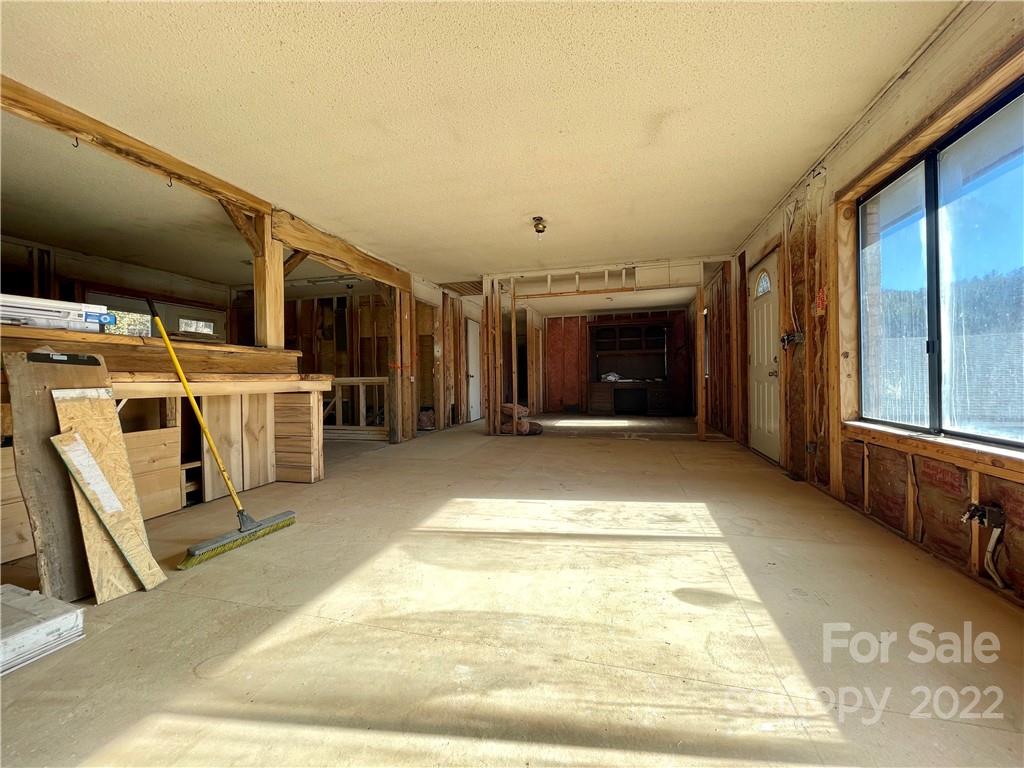 1267 Shoal Creek Road Balsam Grove, NC 28708 - Photo 8 of 27 Gallery Image 8
