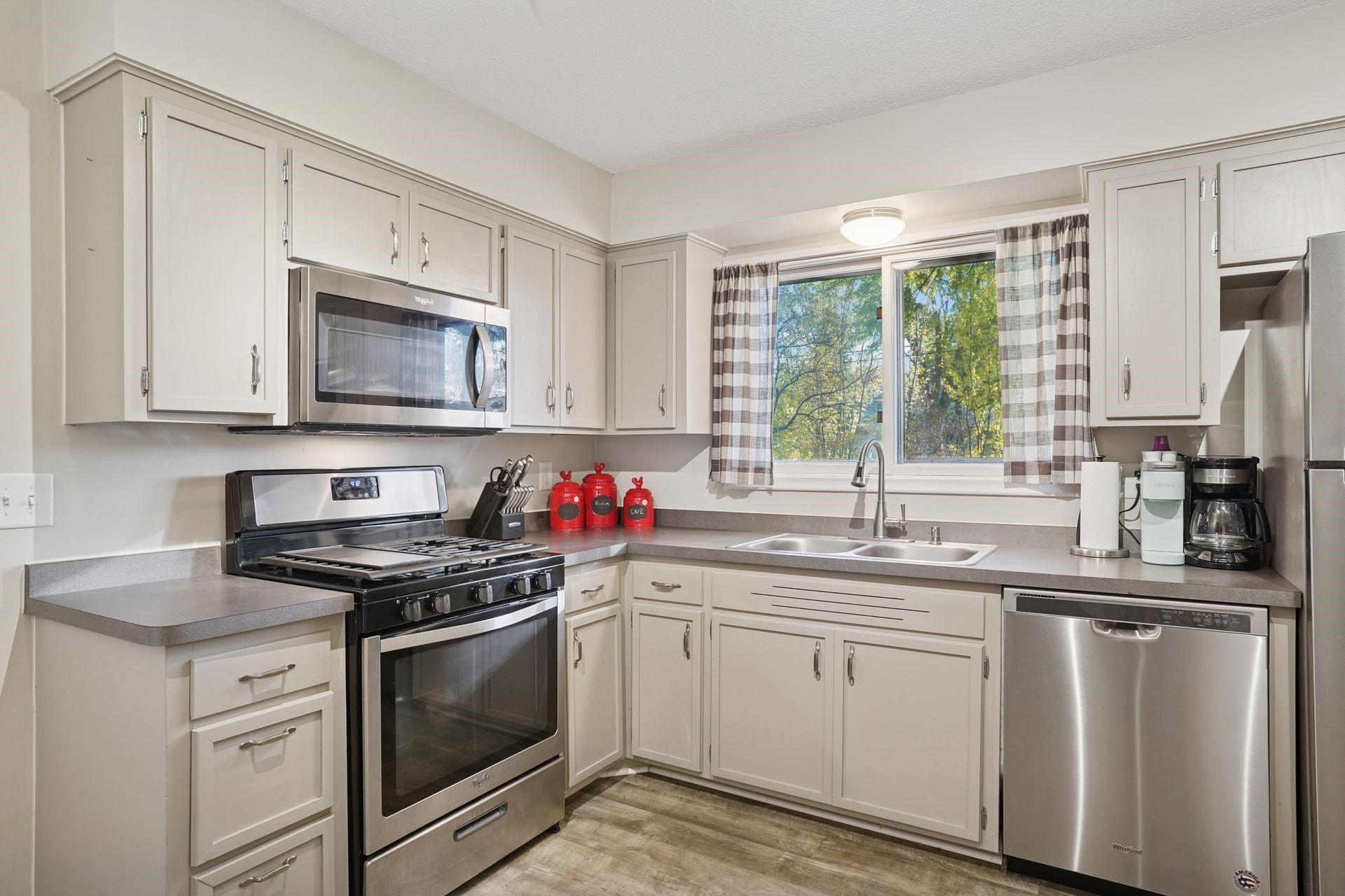 1776 Gabbro Trail Eagan, MN 55122 - Photo 5 of 16