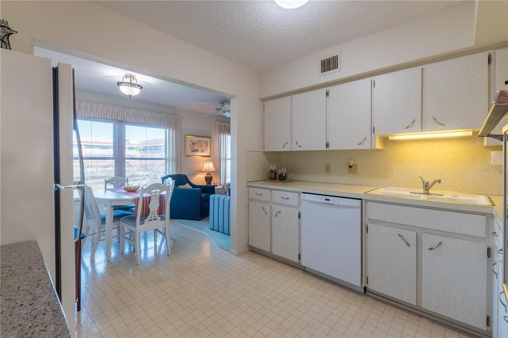2310 Denmark Street, Unit 46 Clearwater, FL 33763 - Photo 9 of 44