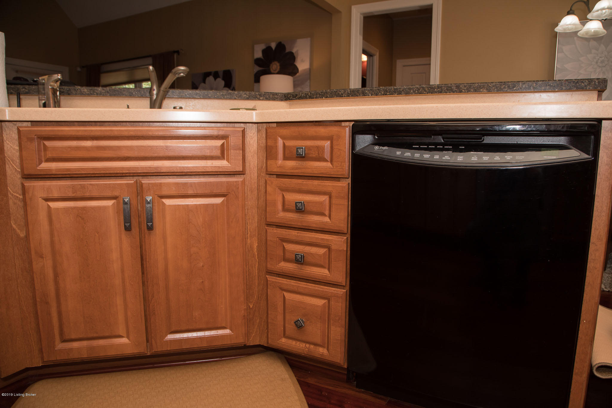 220 Ring Road Louisville, KY 40207 - Photo 23 of 109 220RindRoad023