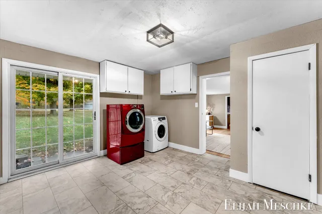 $379,900 | 5760 Sunfish Lake Avenue Northeast, Rockford, MI 49341