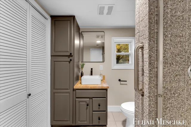 $379,900 | 5760 Sunfish Lake Avenue Northeast, Rockford, MI 49341