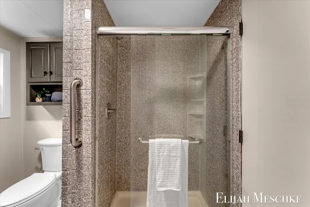 $379,900 | 5760 Sunfish Lake Avenue Northeast, Rockford, MI 49341