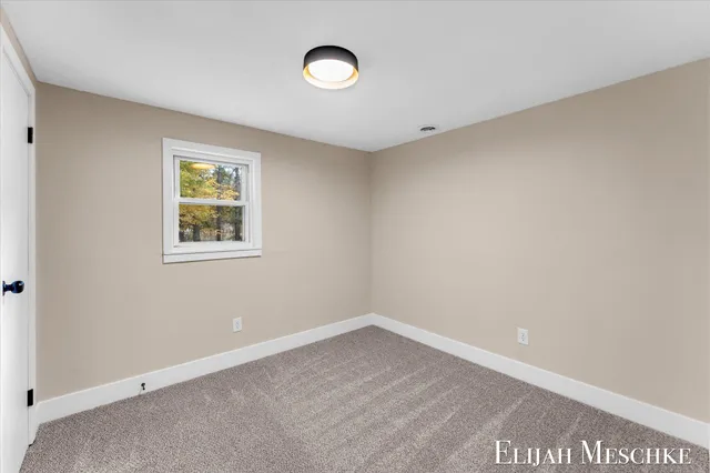 $379,900 | 5760 Sunfish Lake Avenue Northeast, Rockford, MI 49341