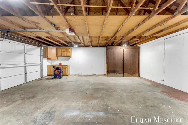 $379,900 | 5760 Sunfish Lake Avenue Northeast, Rockford, MI 49341