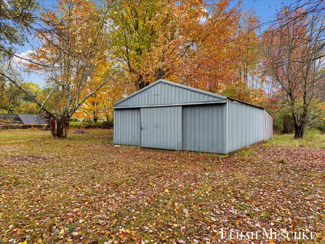 $379,900 | 5760 Sunfish Lake Avenue Northeast, Rockford, MI 49341